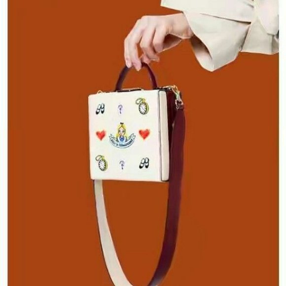 High Cheeks x Disney Alice in Wonderland Pattern Trunk Purse - Picture 3 of 16